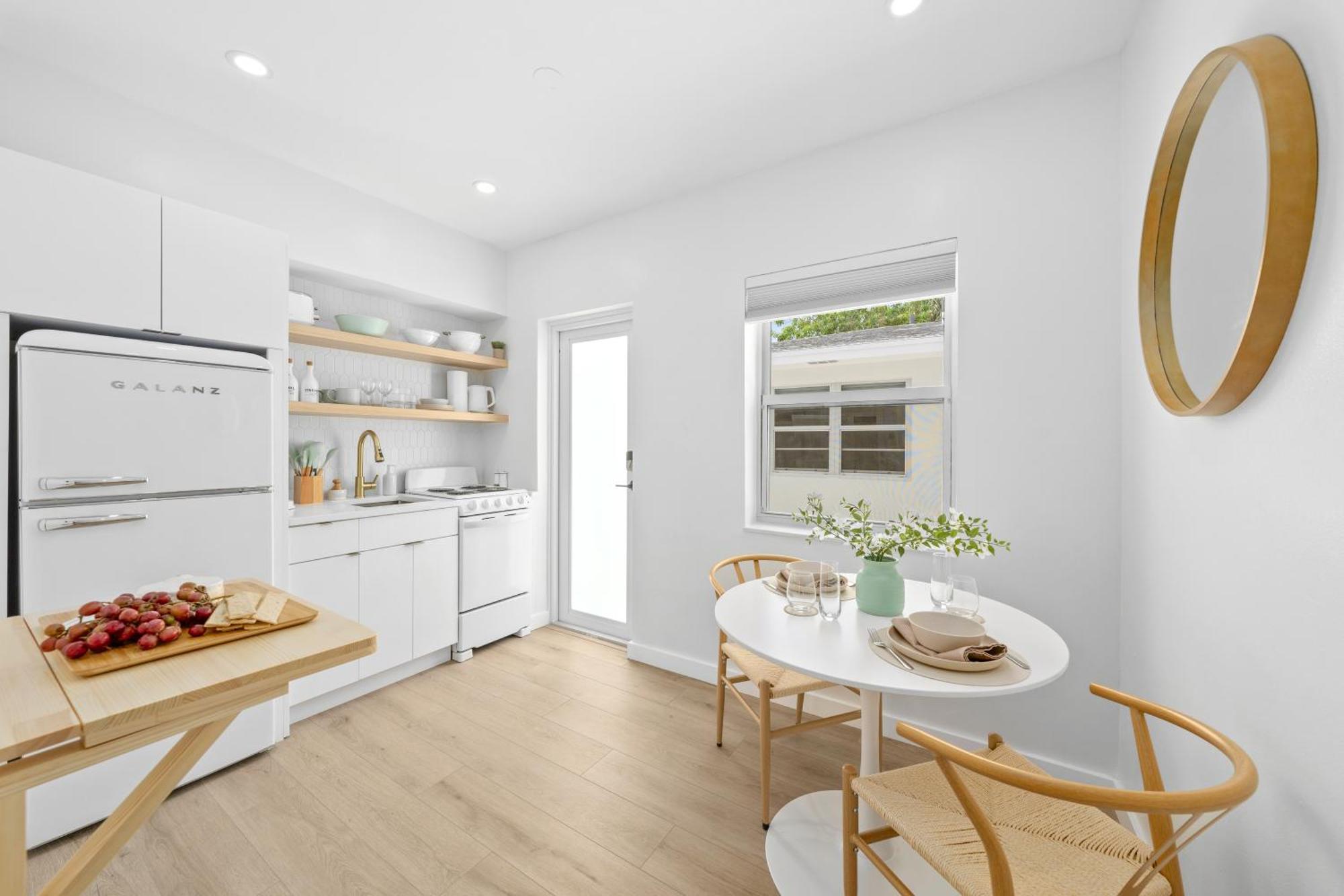 M Lake Worth Beach - Modern Villas Near West Palm Beach, Chic Retro Vibes, King Bed, Cozy Backyard, Bbq, Workspace, High-Speed Internet, Free Parking, 5 Minutes To Downtown & Beach Exterior foto