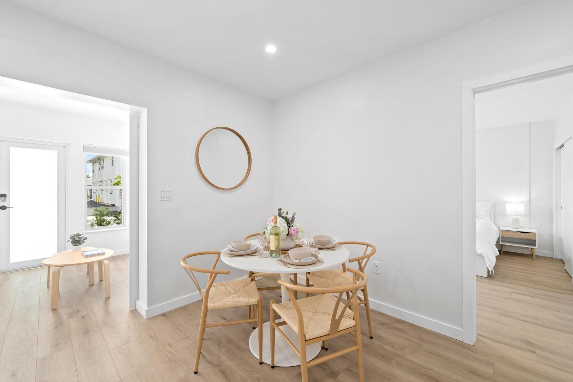 M Lake Worth Beach - Modern Villas Near West Palm Beach, Chic Retro Vibes, King Bed, Cozy Backyard, Bbq, Workspace, High-Speed Internet, Free Parking, 5 Minutes To Downtown & Beach Exterior foto